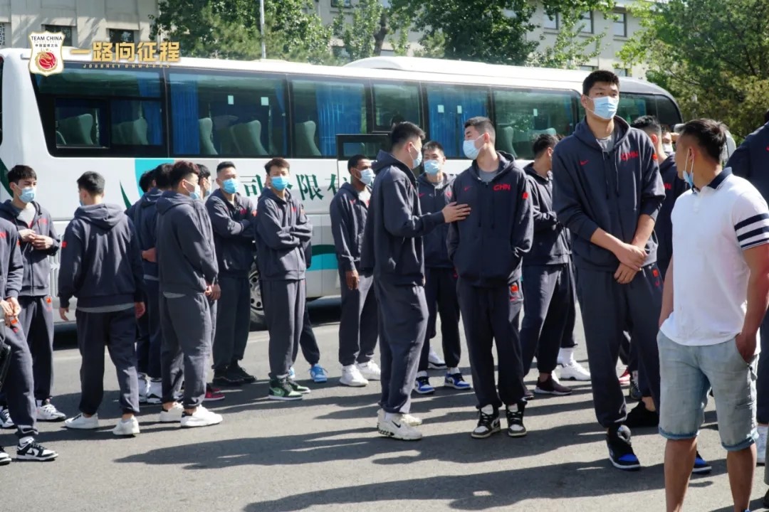 哪里可以学习到高级的篮球战术训练方法?_0